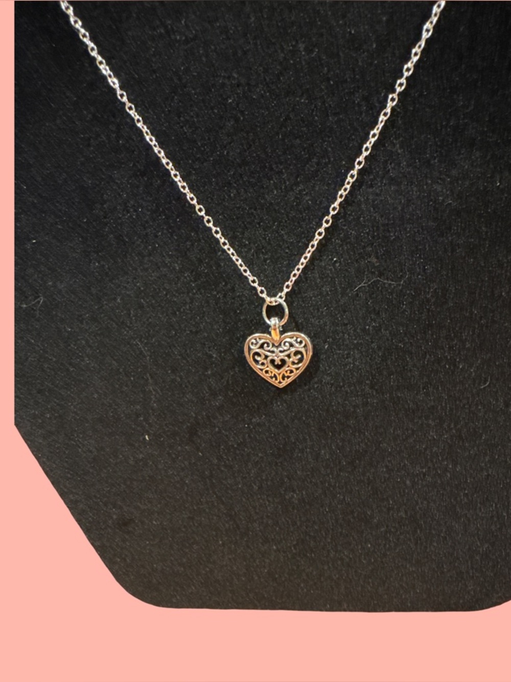 Delicate Heart Filigree Pendant Necklace - Gold